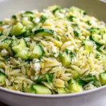 Frischer Gurken-Zitronen-Orzo-Salat – Das beste Rezept!