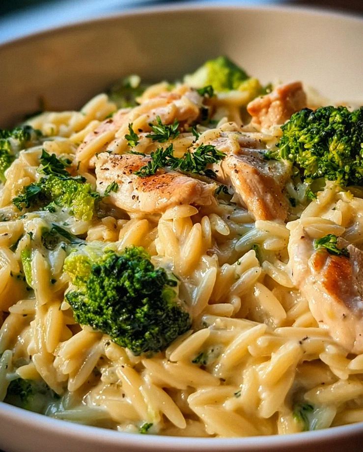 Rezept: Cremiges Hähnchen-Brokkoli-Orzo – unwiderstehlich gut! – Schritt 2