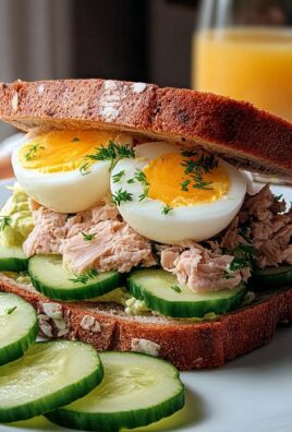 Thunfisch Sandwich mit Ei und Gurke